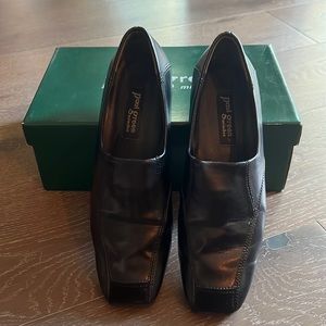 Like new Paul green loafers